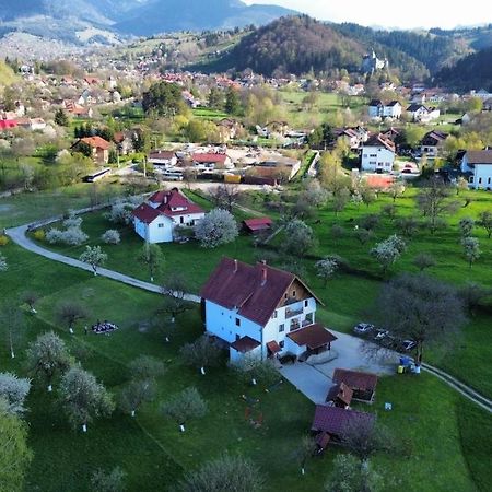 Pensiunea din Livada Bran  Bagian luar foto