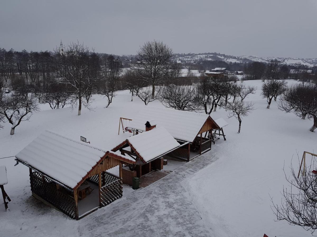 Pensiunea din Livada Bran  Bagian luar foto