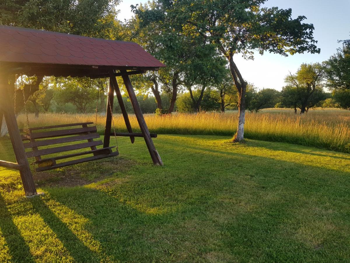 Pensiunea din Livada Bran  Bagian luar foto