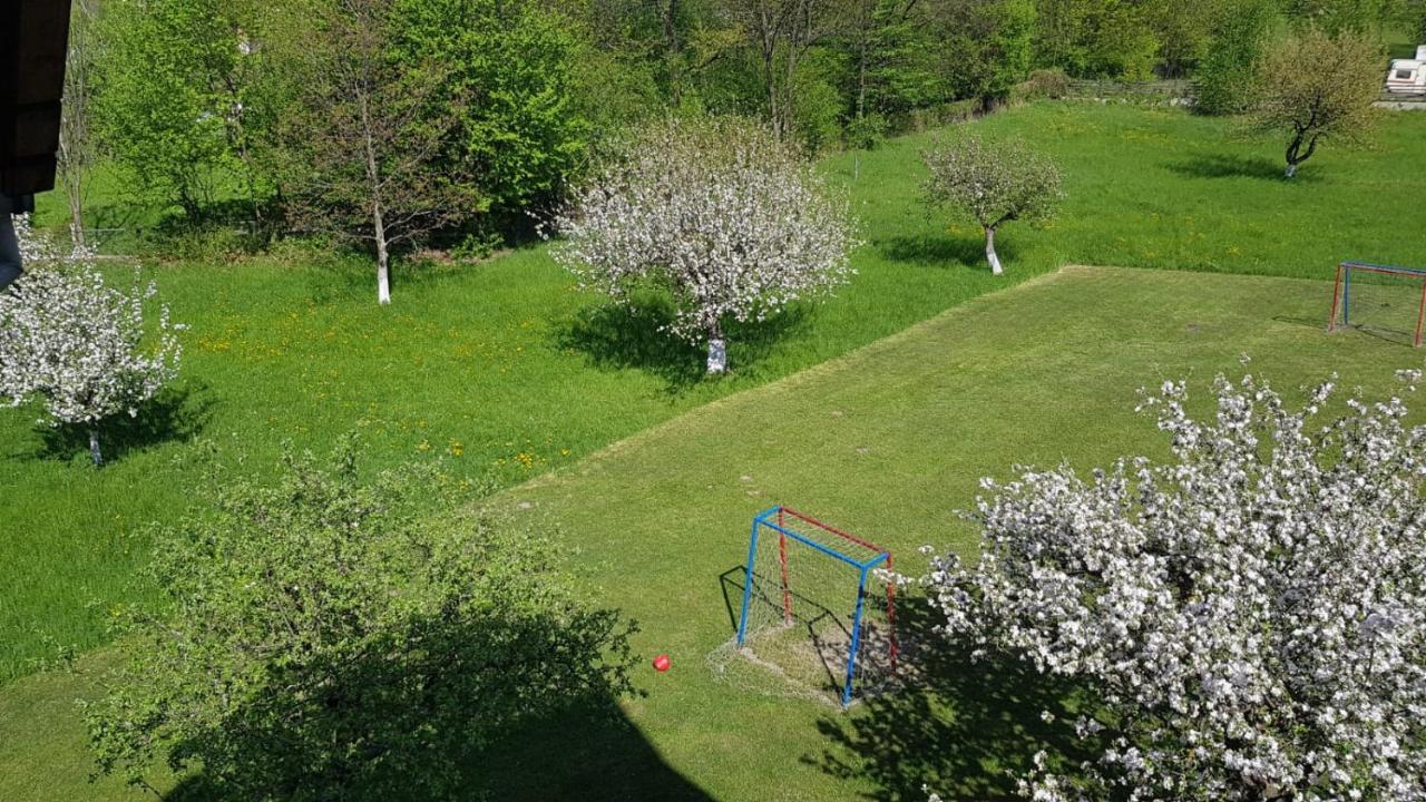 Pensiunea din Livada Bran  Bagian luar foto